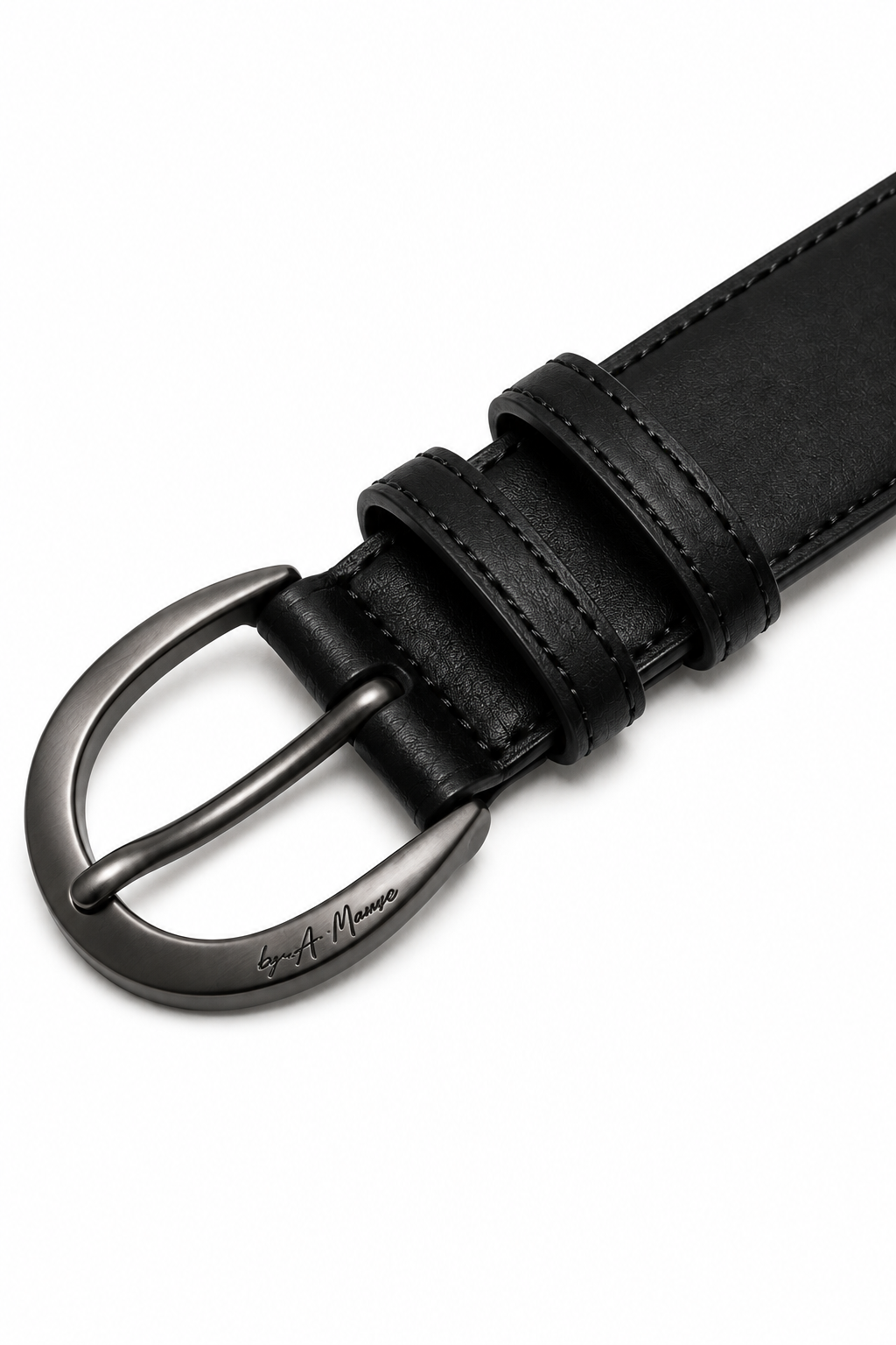 HARDWARE BELT 000 — buckle and leather detail